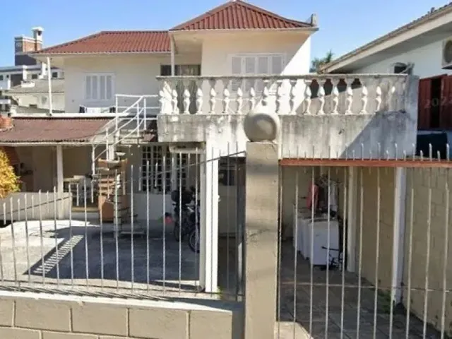 Imagem: Casa com 5 Dormitórios na Trindade - Florianópolis