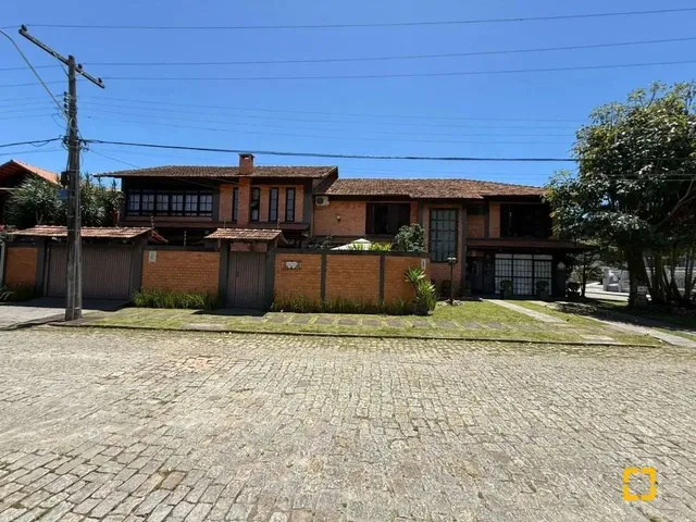 Imagem 7: Casa com 5 Quartos, 2 Suítes, com Piscina, no Parque São Jorge, Florianópolis