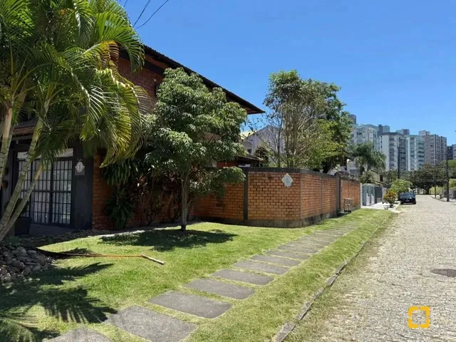 Imagem 14: Casa com 5 Quartos, 2 Suítes, com Piscina, no Parque São Jorge, Florianópolis