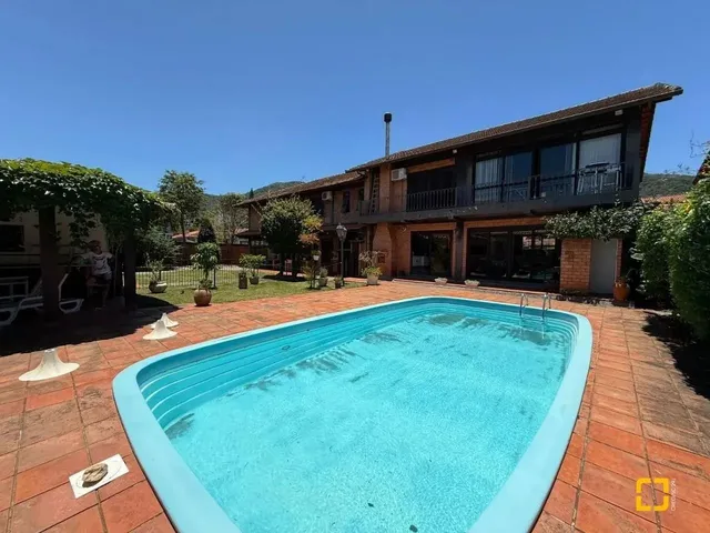 Imagem 10: Casa com 5 Quartos, 2 Suítes, com Piscina, no Parque São Jorge, Florianópolis