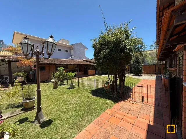 Imagem 6: Casa com 5 Quartos, 2 Suítes, com Piscina, no Parque São Jorge, Florianópolis