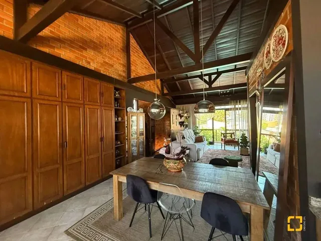 Imagem 4: Casa com 5 Quartos, 2 Suítes, com Piscina, no Parque São Jorge, Florianópolis
