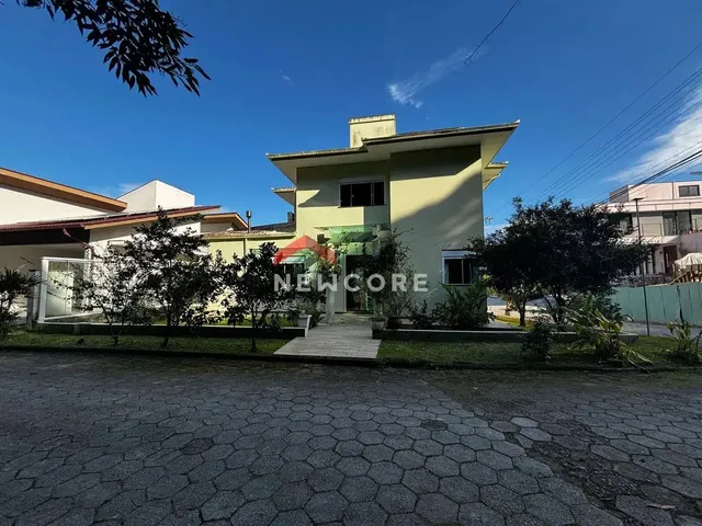Imagem: Casa de Condomínio em Rua Douglas Seabra