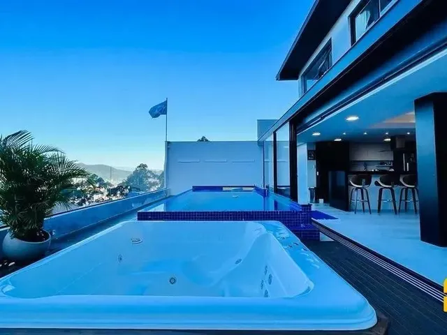Imagem: Casa na Trindade com 4 Dormitórios com