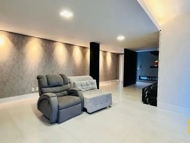 Imagem 4: Casa na Trindade com 4 Dormitórios com Vista Espetacular, Moderna e Requintada