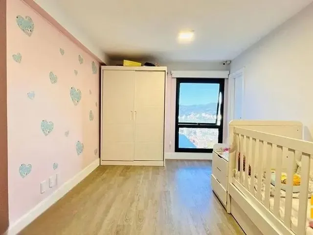 Imagem 10: Casa na Trindade com 4 Dormitórios com Vista Espetacular, Moderna e Requintada