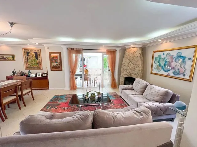 Imagem 1: Casa de 3 Dormitórios no Bairro Córrego Grande