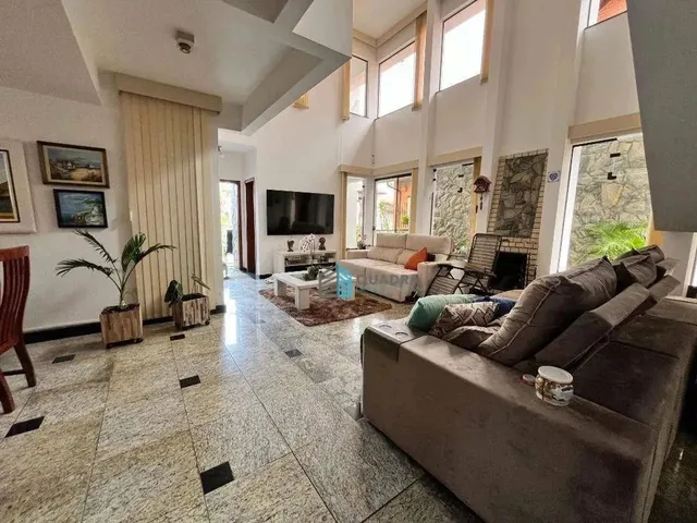 Imagem: Casa com 3 Dormitórios À Venda, 325 M²