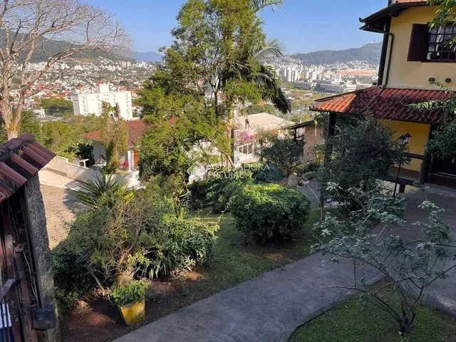 Imagem 11: Casa de 4 Dormitórios com 2 Suítes no Itacorubi com Piscina