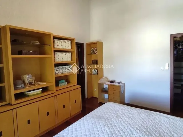 Imagem 15: Casa de 4 Dormitórios com 2 Suítes no Itacorubi com Piscina