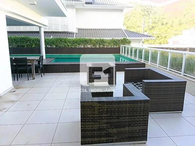 Imagem 2: Cada de 4 Dormitórios À Venda no Itacorubi