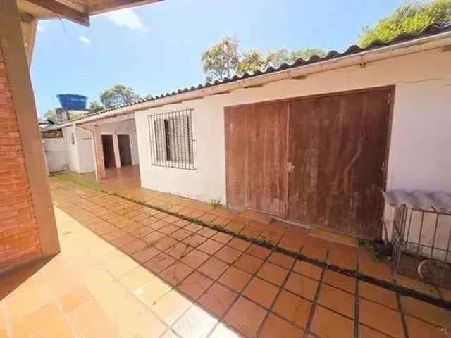 Imagem 2: Lagoa da Conceição Casa Vendo a Pouca Distância da Lagoa