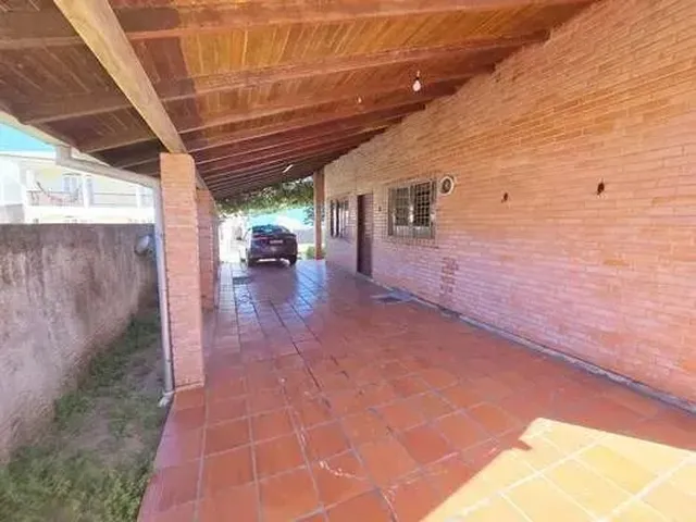 Imagem 12: Lagoa da Conceição Casa Vendo a Pouca Distância da Lagoa
