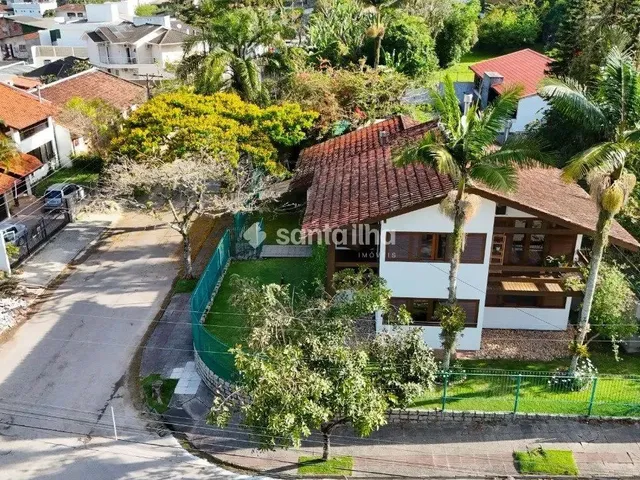 Imagem: Casa com 6 Dormitórios À Venda, 328M²