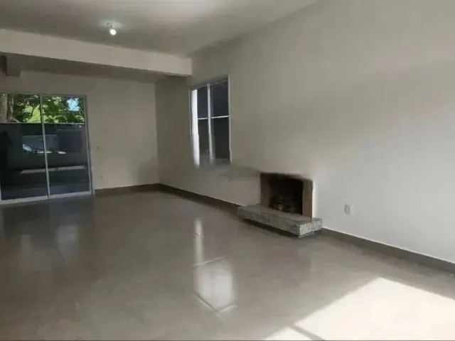 Imagem 3: Casa a Venda com 3 Quartos em Lagoa da Conceição - Florianópolis - Sc