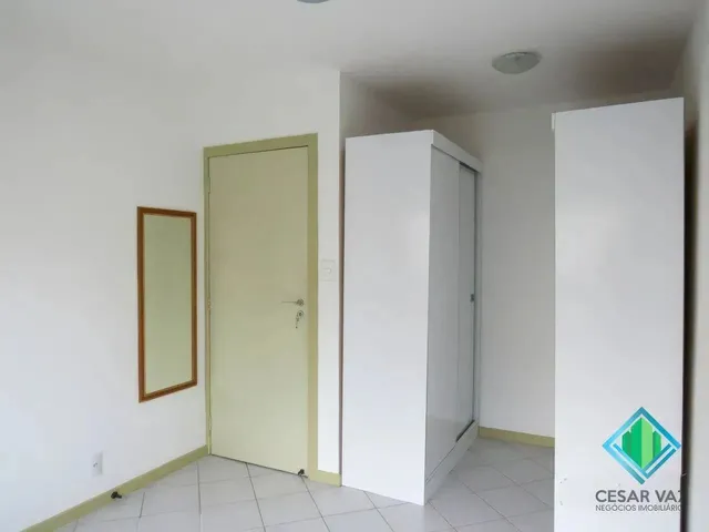 Imagem 12: Imóvel para Venda Possui 52 Metros Quadrados com 1 Quarto em Pantanal - Florianópolis