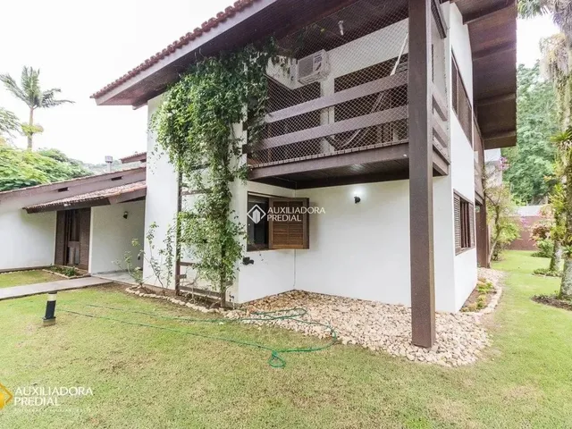 Imagem 6: Casa Residencial À Venda no Bairro Trindade com 327 M² e 6 Dormitórios/Quartos