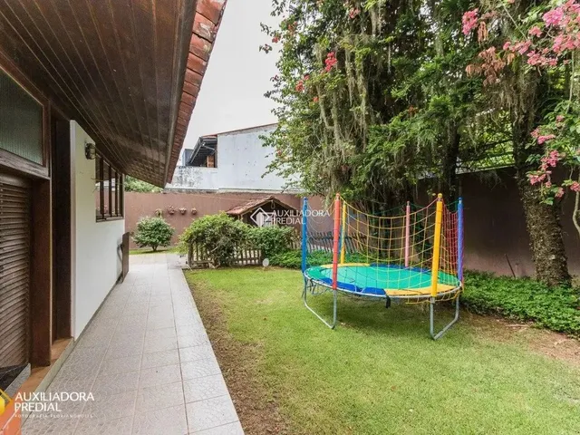 Imagem 12: Casa Residencial À Venda no Bairro Trindade com 327 M² e 6 Dormitórios/Quartos