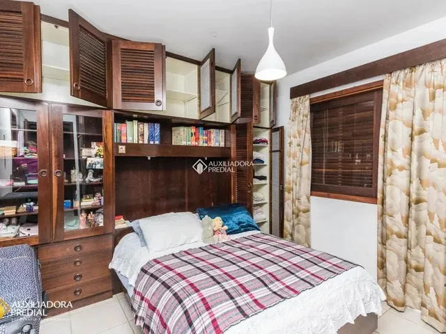 Imagem 5: Casa Residencial À Venda no Bairro Trindade com 327 M² e 6 Dormitórios/Quartos