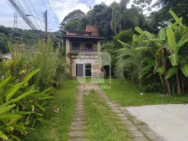 Imagem: Casa com Terreno Grande no Córrego Grande