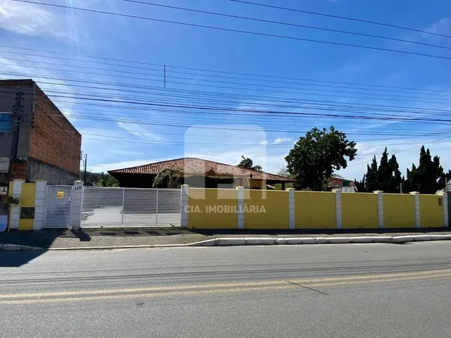 Imagem 2: Casa de 5 Dormitórios À Venda na Barra da Lagoa
