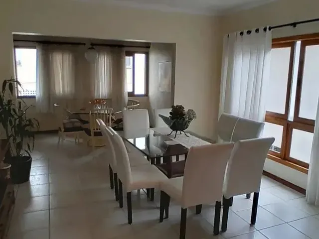 Imagem 7: Térrea para Venda Possui 314 Metros Quadrados com 4 Quartos em Trindade - Florianópolis