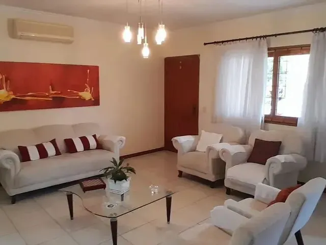 Imagem 5: Térrea para Venda Possui 314 Metros Quadrados com 4 Quartos em Trindade - Florianópolis