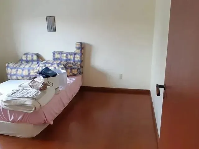 Imagem 2: Térrea para Venda Possui 314 Metros Quadrados com 4 Quartos em Trindade - Florianópolis