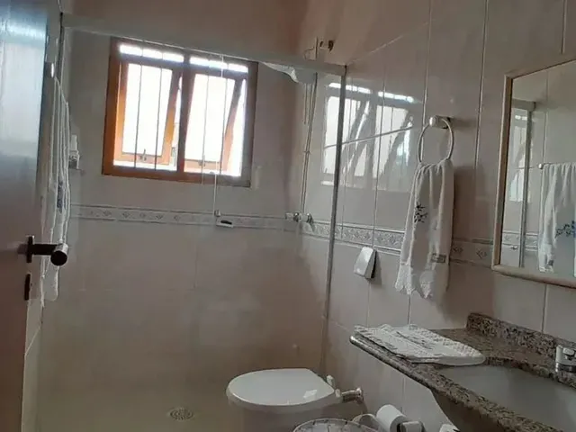 Imagem 9: Térrea para Venda Possui 314 Metros Quadrados com 4 Quartos em Trindade - Florianópolis