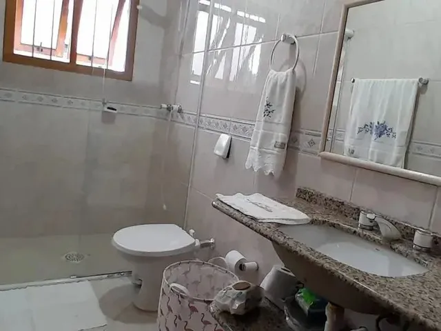 Imagem 16: Térrea para Venda Possui 314 Metros Quadrados com 4 Quartos em Trindade - Florianópolis