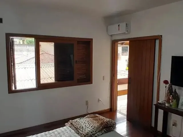 Imagem 8: Térrea para Venda Possui 314 Metros Quadrados com 4 Quartos em Trindade - Florianópolis