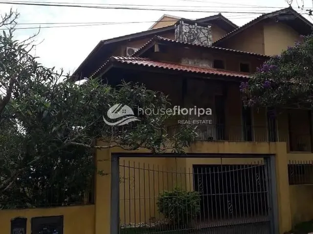 Imagem: Casa À Venda com 4 Dormitórios e 751M2