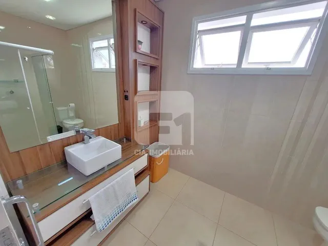 Imagem 5: Casa de 5 Dormitórios À Venda no santa Mônica