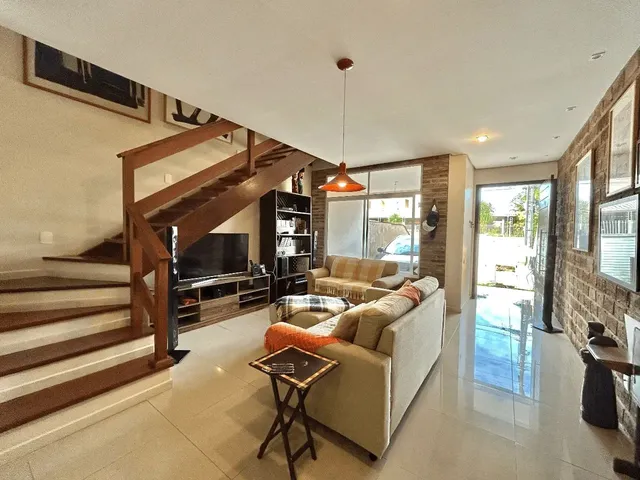 Imagem: Casa Mobiliada de 2 Dormitórios À Venda