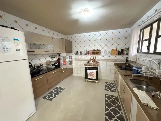 Imagem 2: Casa de 7 Quartos, Sendo 2 Suítes no Bairro Itacorubi, Florianópolis