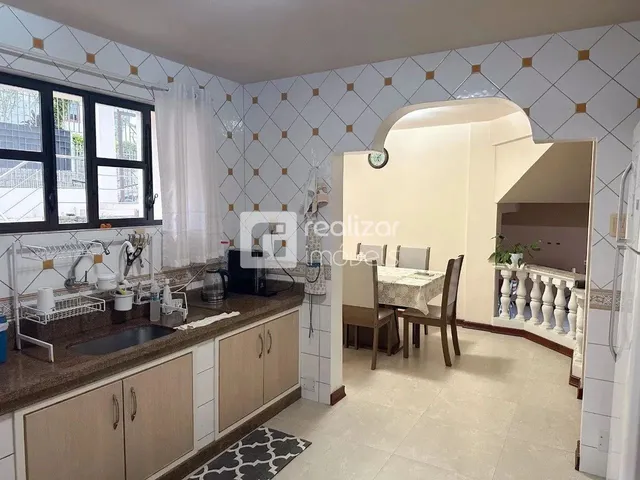Imagem 7: Casa de 7 Quartos, Sendo 2 Suítes no Bairro Itacorubi, Florianópolis