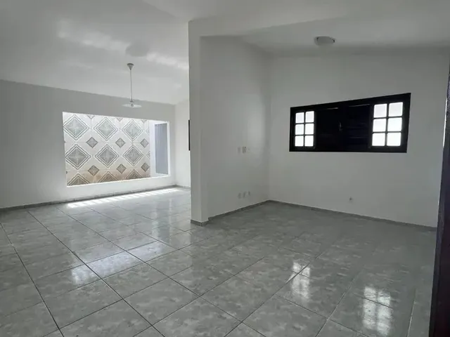 Imagem 2: Sua Nova Casa em Ponta Negra: Espaço, Conforto e 2 Edículas Extras!