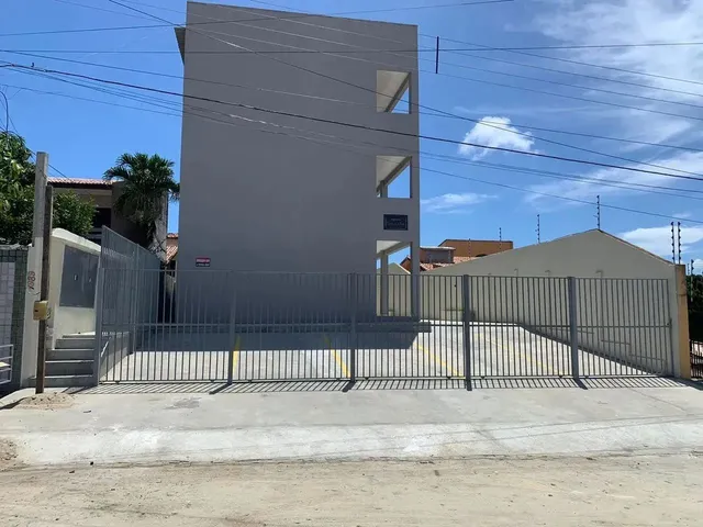 Imagem: Kitnet com Garagem em Capim Macio por Trás