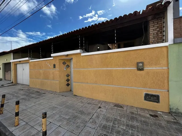 Imagem 4: Aluga Casa Candelária com 5 Quartos 3 Vagas de Garagem