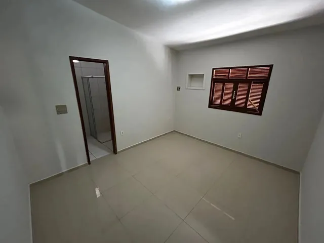 Imagem 15: Aluga Casa Candelária com 5 Quartos 3 Vagas de Garagem