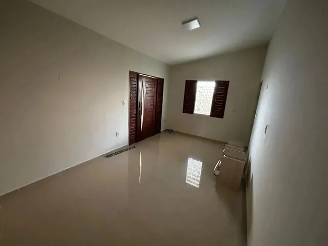 Imagem 2: Aluga Casa Candelária com 5 Quartos 3 Vagas de Garagem
