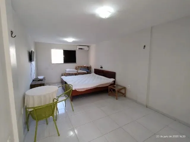 Imagem 6: Kitnet em Ponta Negra, Quarto, Cozinha e Banheiro
