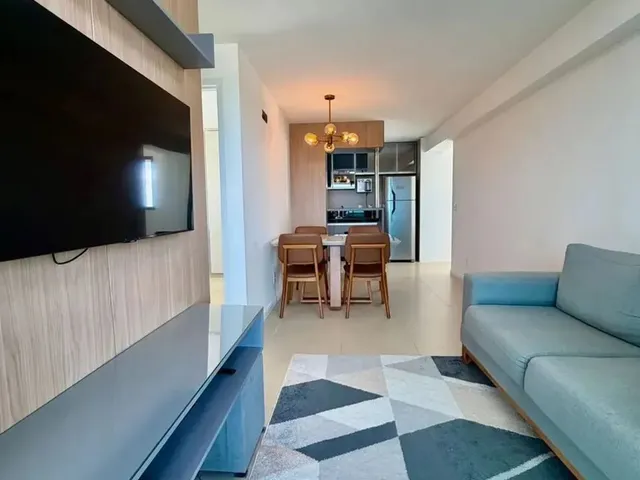 Imagem: O apartamento possui 2 Dormitórios, 1 Suíte, 2 Banheiros,