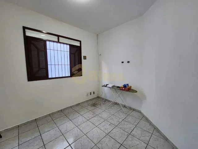 Imagem 16: Casa Ampla com Piscina e 4 Suítes em Rua Tranquila de Capim Macio