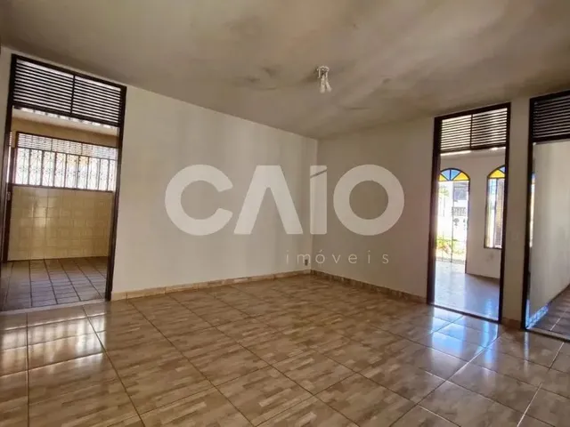 Imagem 4: Casa Comercial em Tirol