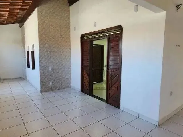Imagem 1: Casa Ampla e Bem Cuidada para Locação em Candelária - 3 Quatos - Alugar - 207 M²