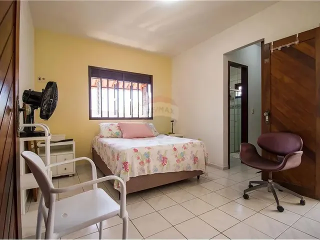 Imagem 3: Casa Duplex Maravilhosa 6/4 Sendo 04 Suites para Locação em Capim Macio