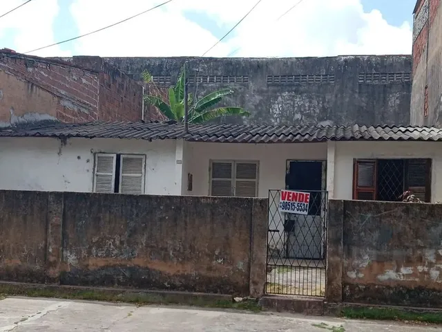 Imagem: A casa possui 3 Dormitórios, 1 Banheiro, 1 Vaga na