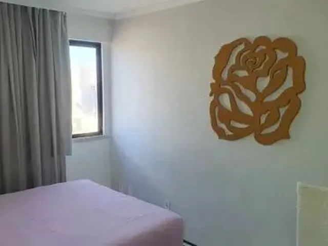 Imagem 2: Apartamento com Vista para o Mar em Prédio com Piscina e Academia