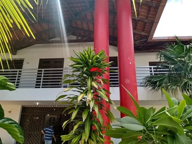 Imagem: A casa possui 4 Dormitórios, 4 Suítes, 5 Banheiros, 4